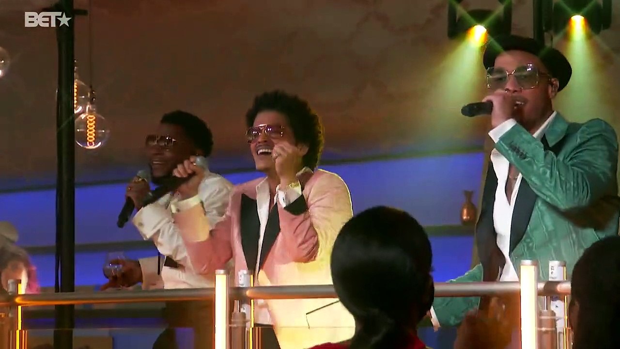 Silk Sonic (Bruno Mars + Anderson . Paak ) - Leave The Door Open - BET Awards 2021