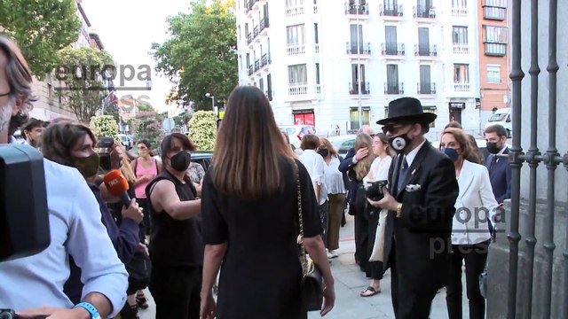 Esther Doña sale en solitario de la misa funeral por su marido el Marqués de Griñon