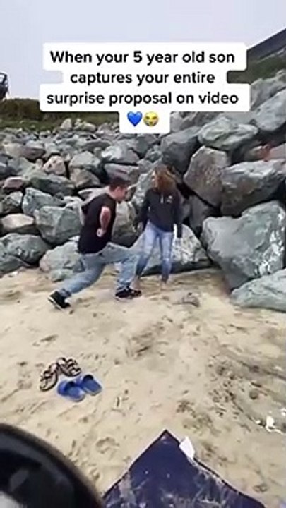 Un enfant de 5 ans enregistre la demande en mariage de ses parents