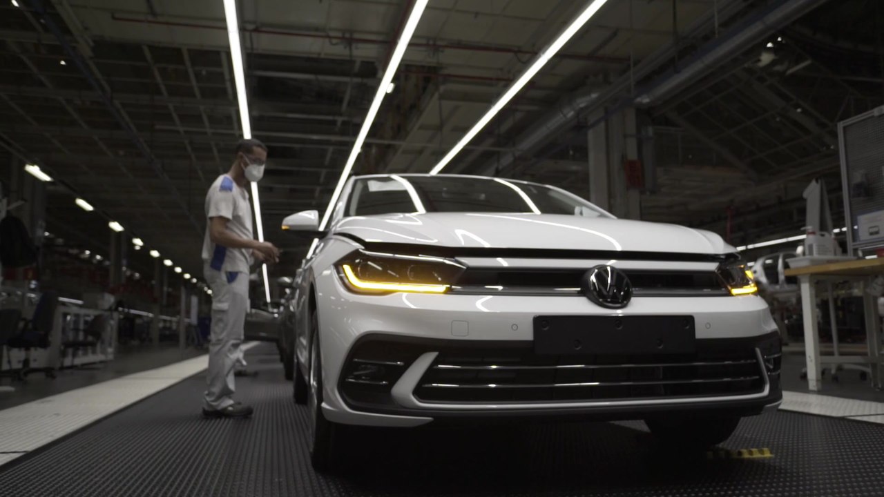 Volkswagen Navarra begins serial production of...