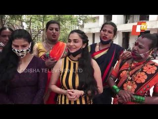 Actress Nikita Rawal Distributes One Month Ration To Transgenders