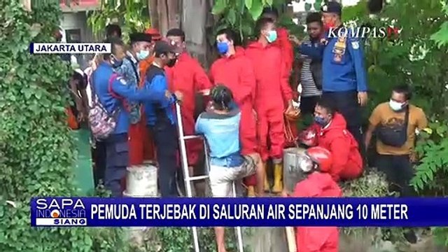 Detik-detik Penyelamatan Pria yang Terjebak di Saluran Air 10 Meter, Gegara Kejar Biawak