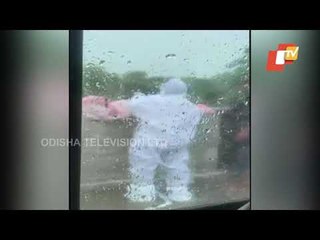 Caught On Cam | Covid Patient's Body Dumped Into River In UP