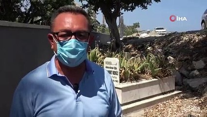 Yeni bir istinat duvarı çekilmesiyle bazı kabirlerin mezarlık dışında bırakılması tepki çekti