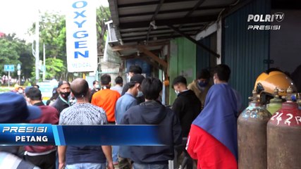 Kasus Covid-19 Meningkat, Warga Antre Isi Ulang Oksigen