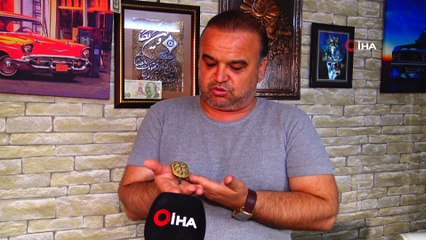 Bulduğu ceviz büklüğündeki kaplumbağa yavrusunu görevlilere teslim etti