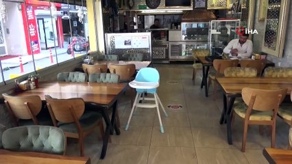 Boğazına ekmek takılan çocuğu böyle kurtardı