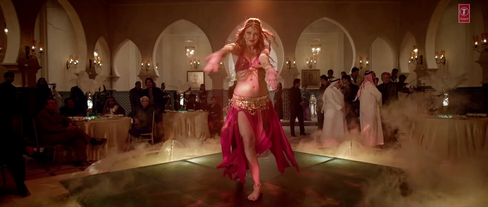 DIL CHEEZ TUJHE DEDI Full Video Song - AIRLIFT - Akshay Kumar - Ankit Tiwari, Arijit Singh