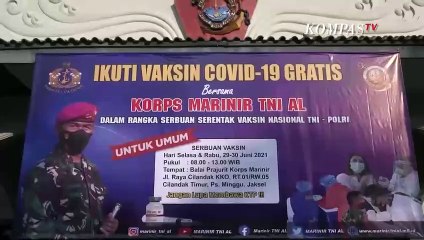 Скачать видео: Bantu Perangi Covid-19, Korps Marinir TNI AL Gelar Serbuan Vaksinasi