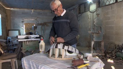 قفطان عيسمي فنان فلسطيني شامل عشق آلة العود