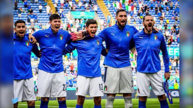 Euro2020, gli azzurri cantano a squarciagola l'inno di Mameli: la scelta piace anche all'estero