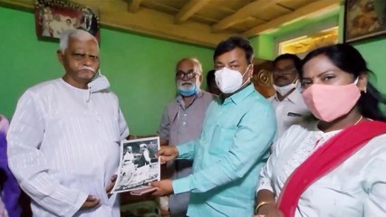 Indira Gandhi ಸೆಡ್ಡು ಹೊಡೆದು ಜೈಲು ಸೇರಿದ್ದ ಉಮ್ಮಣ್ಣನಿಗೆ ಸನ್ಮಾನ ಮಾಡಿದ Renukacharya | Oneindia Kannada