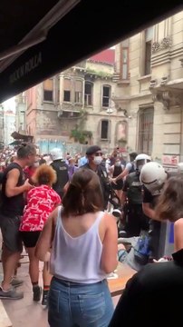 Plusieurs dizaines de journalistes manifestent à Istanbul et Ankara pour dénoncer les violences policières contre les reporters après l'interpellation brutale d'un photographe de l'AFP