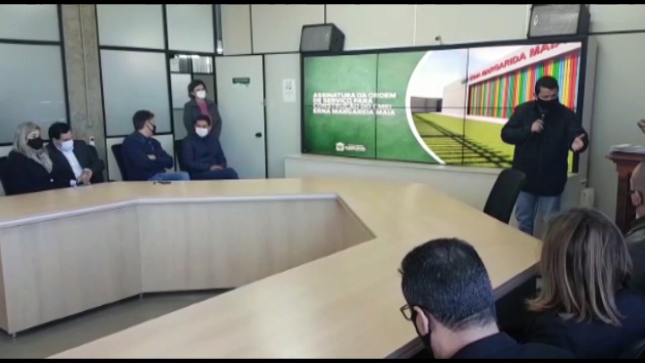 Prefeito assina ordem de serviço para a construção do CMEI Erna Margarida Maia, do Jardim Universitário