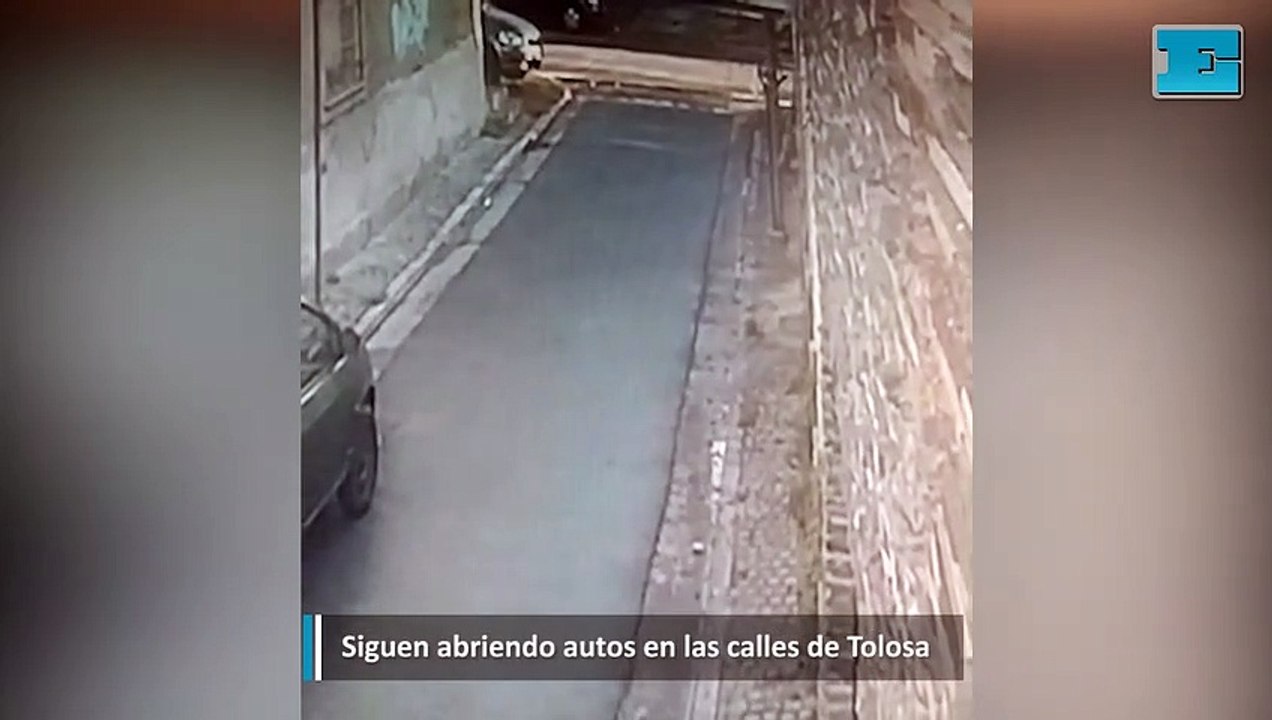 Siguen abriendo autos en las calles de Tolosa
