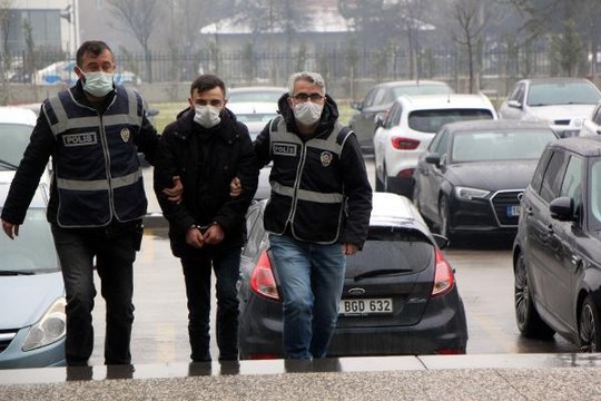 PARKTA GENÇ KIZI BIÇAKLAYAN SANIĞA 15 YIL HAPİS