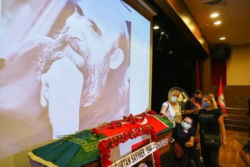 "Bizimkiler" dizisinin Cemil'i Uğurtan Sayıner son yolculuğuna uğurlandı (2)