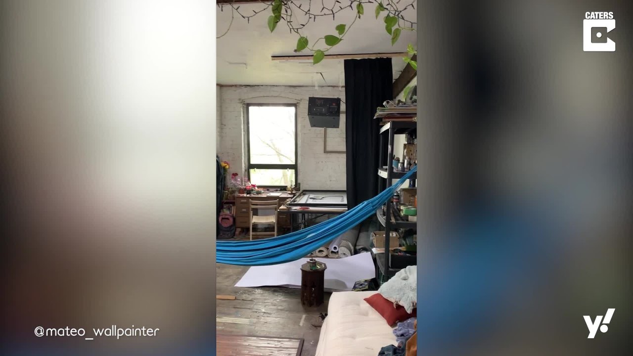 Dieser Künstler malt riesige Gesichter auf Teppiche