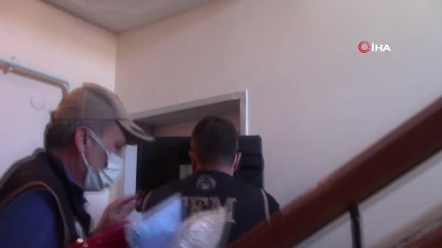 Son dakika: Terör örgütü üyelerine 'Hawala' yöntemi ile para aktaran 2 şahsı polis yakaladı