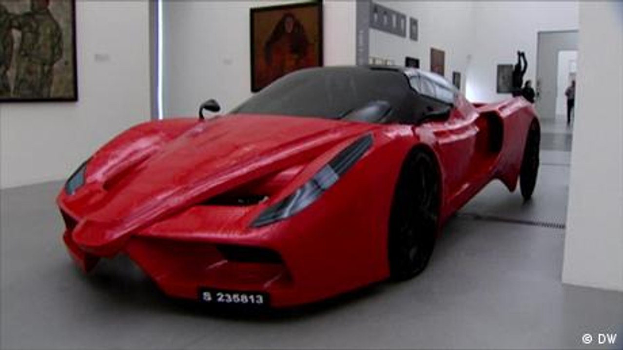 Ein Porsche aus Pappe