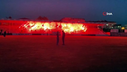 Stadyumda sürpriz evlilik teklifi