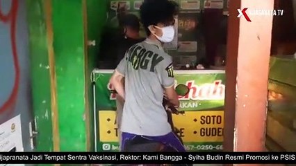 Satpol PP Robohkan 24 Bangunan Liar PKL di Simongan Semarang