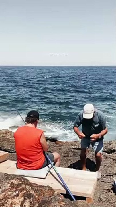 Γιάννης Πάριος: Ο γιος του Μιχαήλ δημοσίευσε ένα σπάνιο βίντεο με τον τραγουδιστή να ψαρεύει