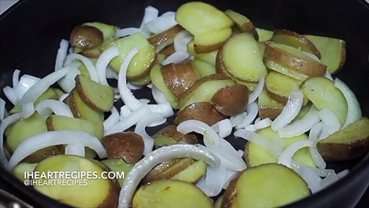 Smothered Potatoes Recipe | I Heart Recipes