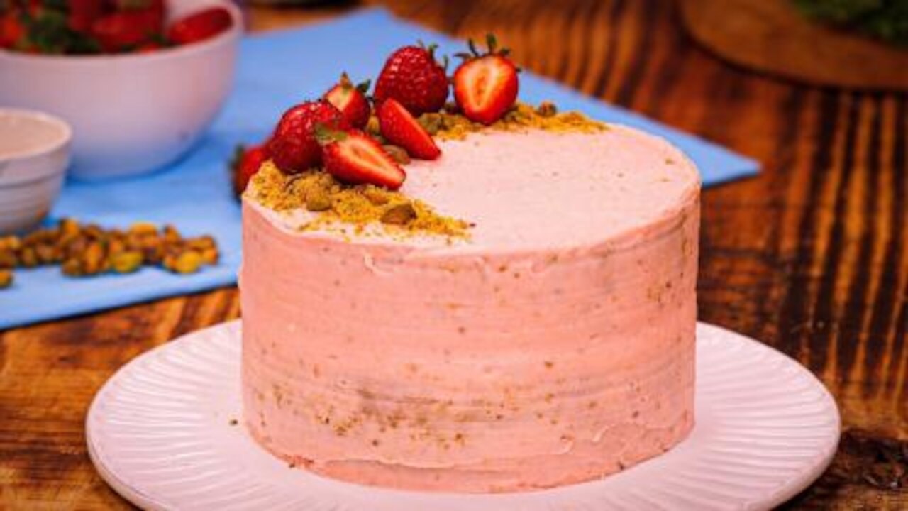 Pastel de pistache con fresa.| Cocina Delirante