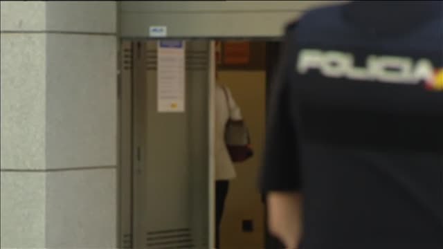 López del Hierro, marido de Cospedal, declara hoy como imputado en el 'caso Kitchen'