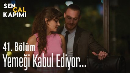 Yemeği kabul ediyor - Sen Çal Kapımı 41. Bölüm