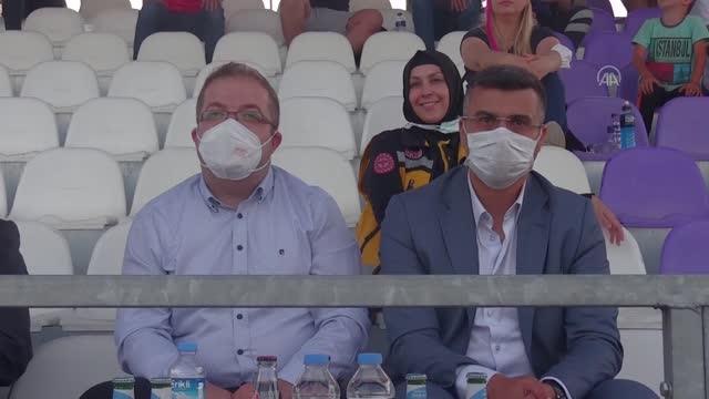 AFYONKARAHİSAR - 112 görevlileri Kovid-19 yorgunluğunu futbol turnuvası yla attı