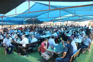 Konyalı çift düğün yemeğini Gazze'de verdi