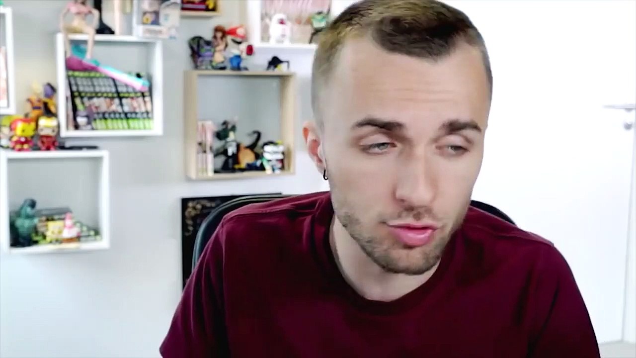 Le Lien Entre La Video De Squeezie Et La Meteorite De Fortnite !!