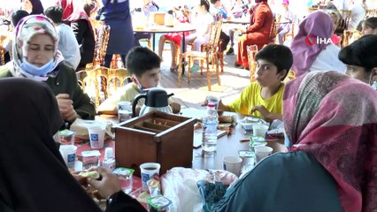 - Ümraniyeliler, çay ve simit eşliğinde boğazın tadını çıkardı