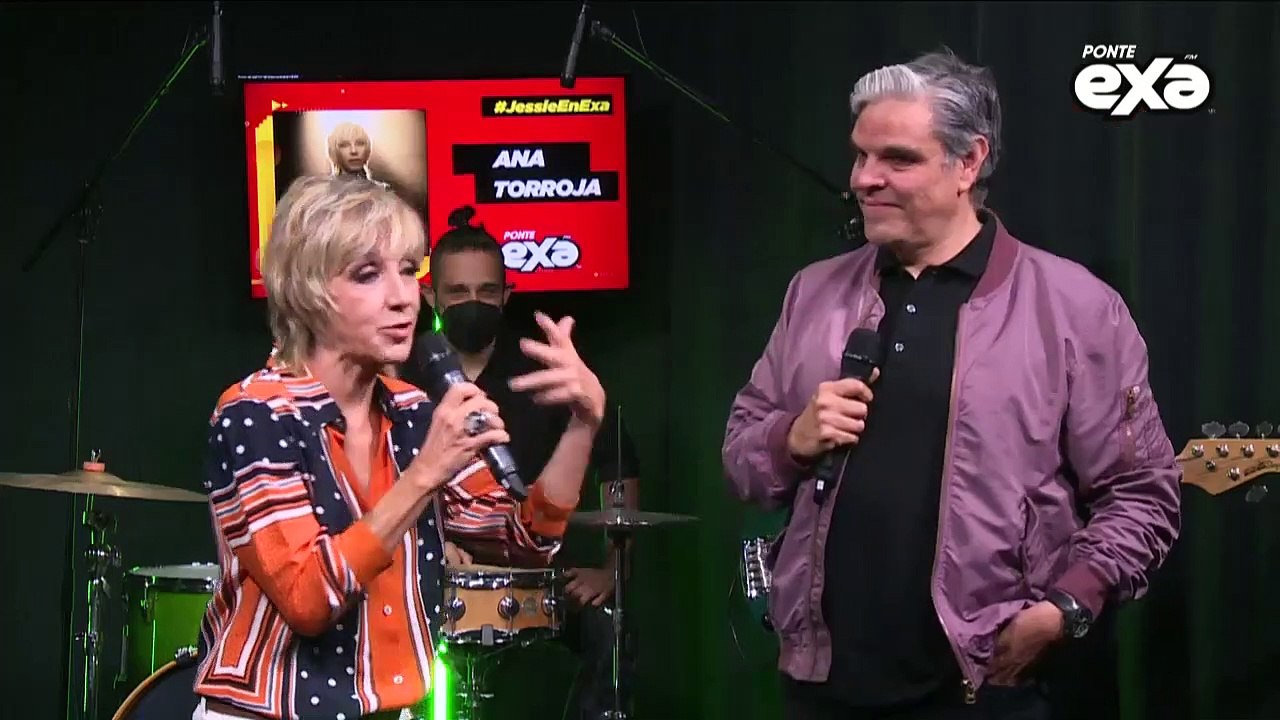 ¡Estamos totalmente en vivo, en una entrevista especial con Ana Torroja para #JessieEnExa! ✨ (438)