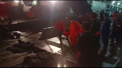 인도네시아 발리에서 페리선 침몰...7명 사망·11명 실종 / YTN