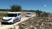 Göçmenler otobüsten inip kaçtı polis ve jandarma kovaladı