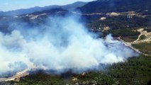 ANTALYA - Akseki'de ormanlık alanda çıkan yangına müdahale ediliyor (2)
