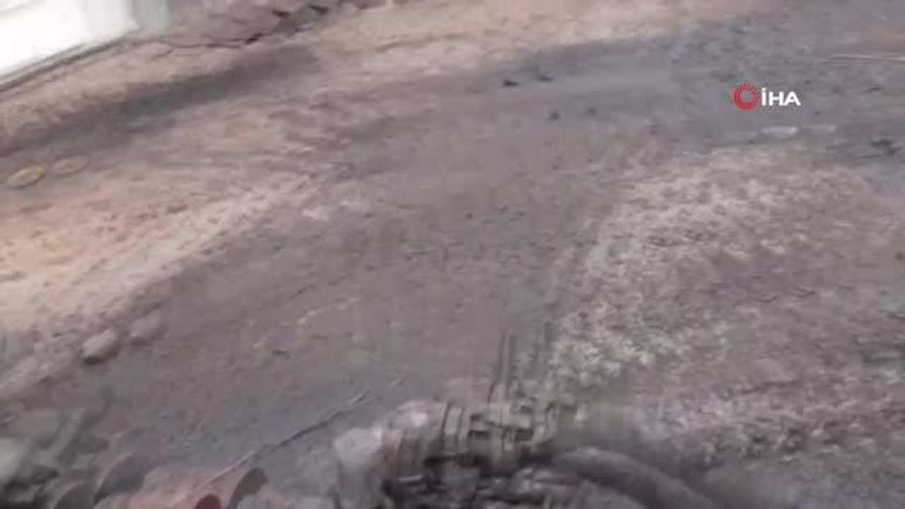 Son dakika haberi! (İSTANBUL - yeniden) İstanbul '10 numara yağ' operasyonu: 35 bin litre yakıt ele geçirildi