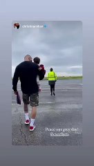 M. Pokora et son Kenna sur le tarmac. Juin 2021