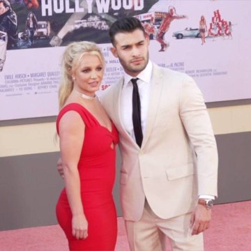 Britney Spears Slams Paparazzi for Photographing Her in Hawaii