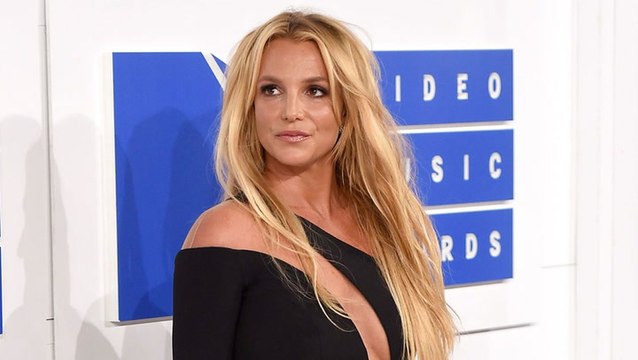 Britney Spears Calls Out Paparazzi For Distorting Her Body in Photos | Billboard News