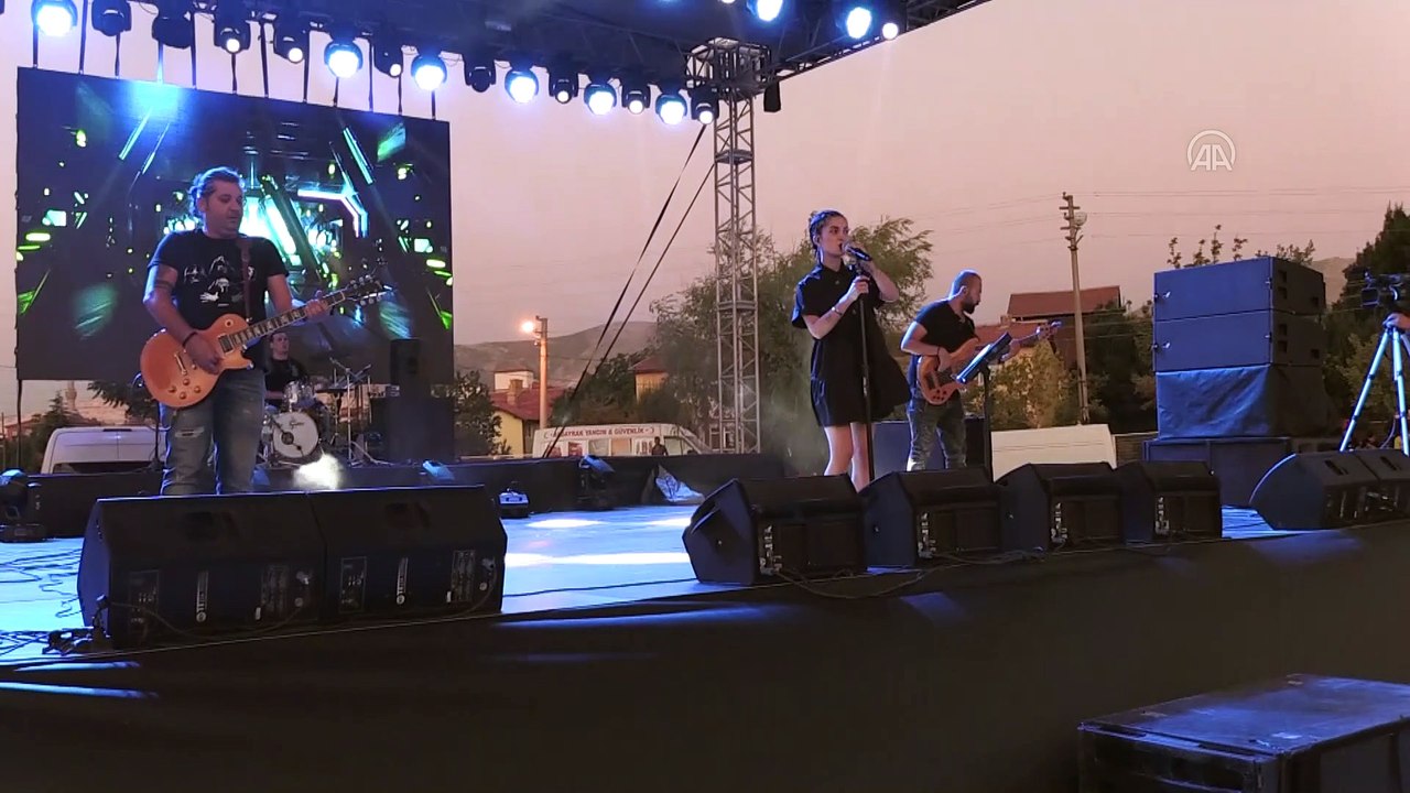 NİĞDE - Niğde Belediyesi'nden 'Arabalı Konser' etkinliği