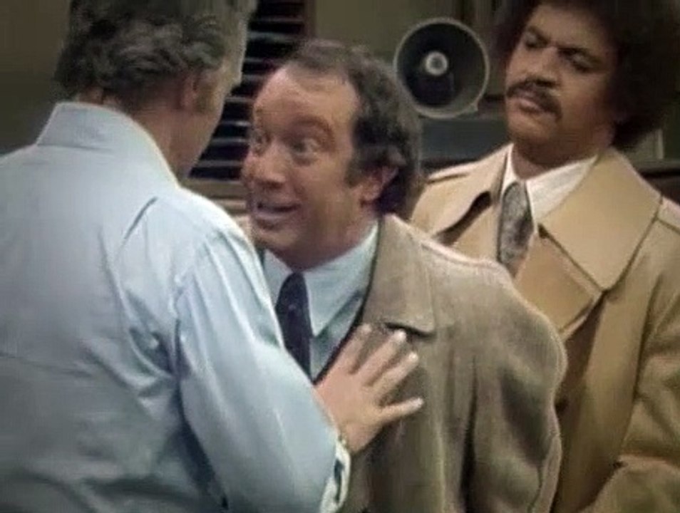 Barney Miller S05E21 Identity