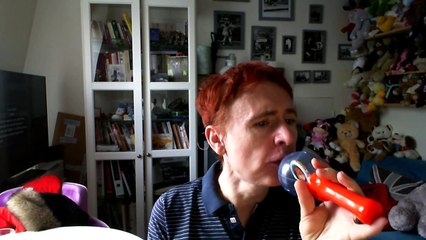 Wiwi égratigne "walls"