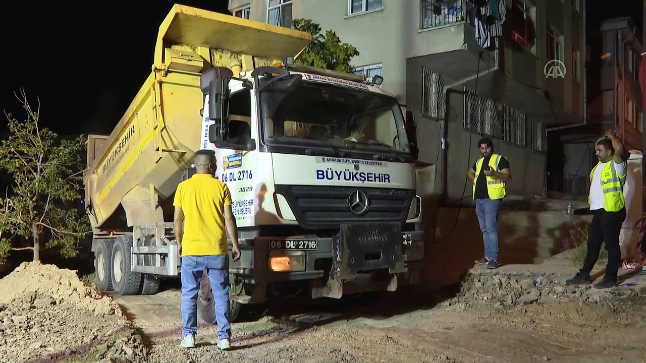 Ankara'da inşaat çalışmasında zarar gören istinat duvarı güçlendiriliyor