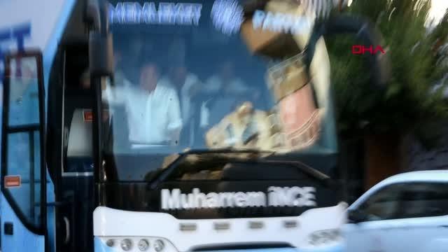 MUHARREM İNCE NAZİLLİ'DE PARTİSİNE KATILAN 5 KİŞİYE ROZET TAKTI