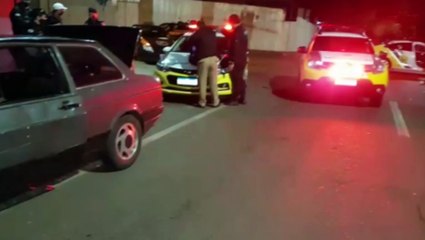 Polícia prende motorista envolvido em acidente com motocicleta no Centro; uma porção de maconha foi encontrada no veículo