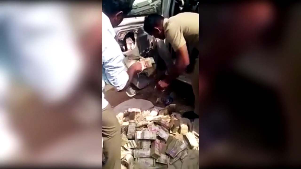 চুরি করবেন_ তো এদের মত করুন নাহলে দরকার নেই ! মানুষ কতটা নীচে নামতে পারে ভিডিওটি